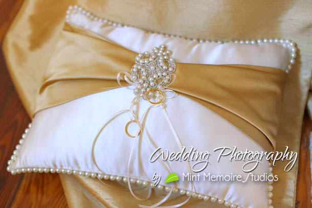 bridal_pilow